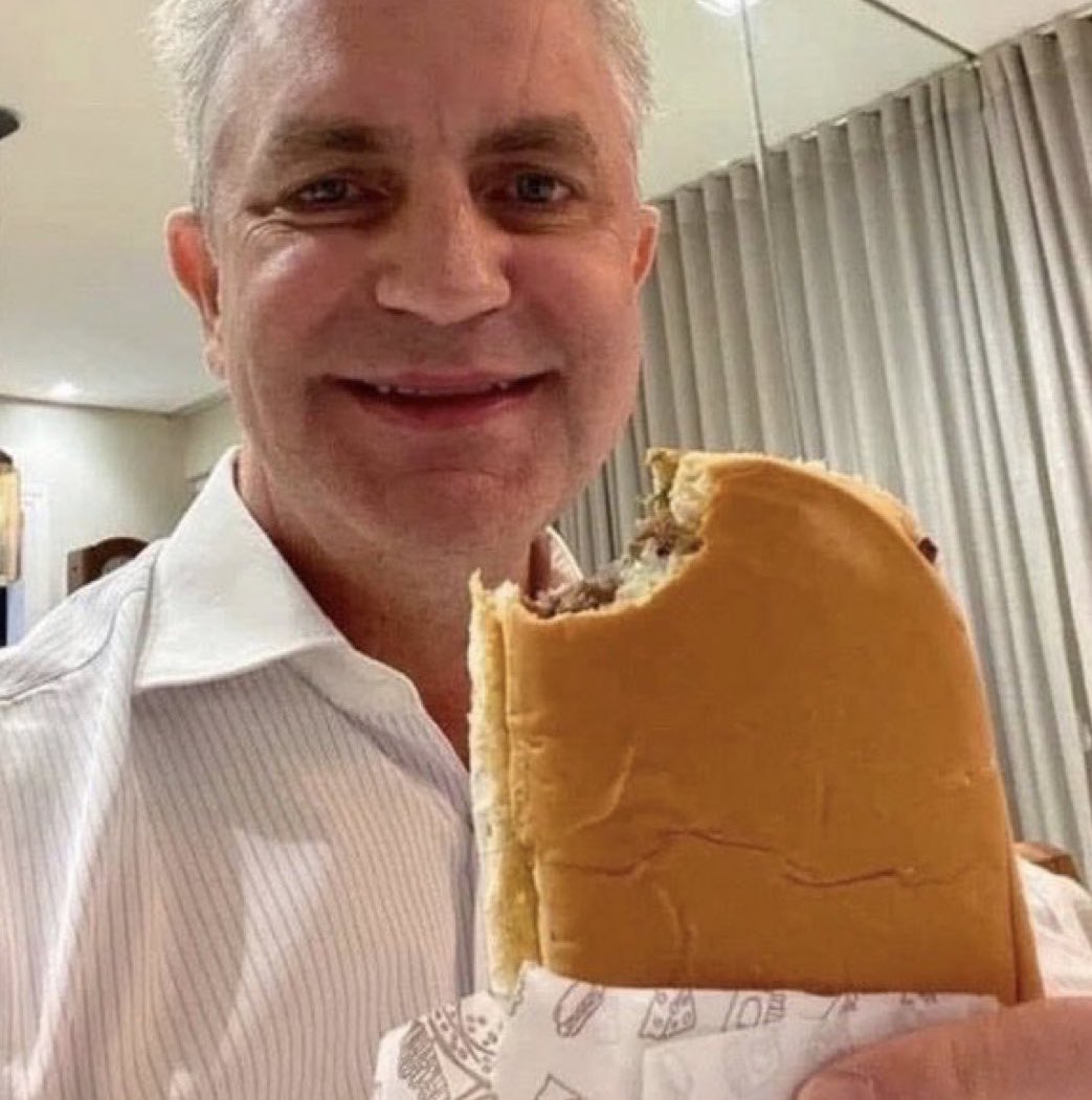 oemputecido's tweet photo. “não posso mais gastar dinheiro”
eu do nada: https://t.co/tqBZL9gVcm