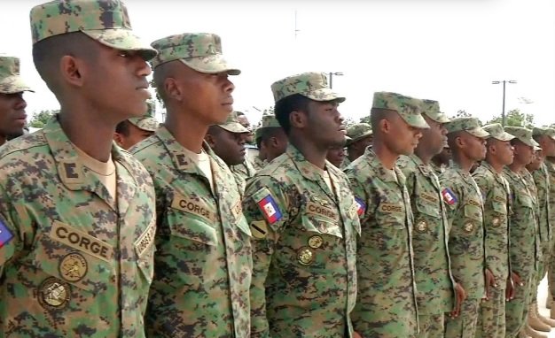 CredibleINFOS's tweet image. 🇭🇹#Ayiti/#Ensekirite :
Lovensky Pierre Désiré, se non yon jèn sòlda #FADH endividi ak zam asasinen lannuit jedi 31 Dawout la,
devan lakay li nan Dèlma 75 (Silo).
Viktim nan ki gen 21 lanne, te fè pati dènye klas ofisye ki te gradye nan mwa desanm 2022 a. @JLM, @CI NEWS