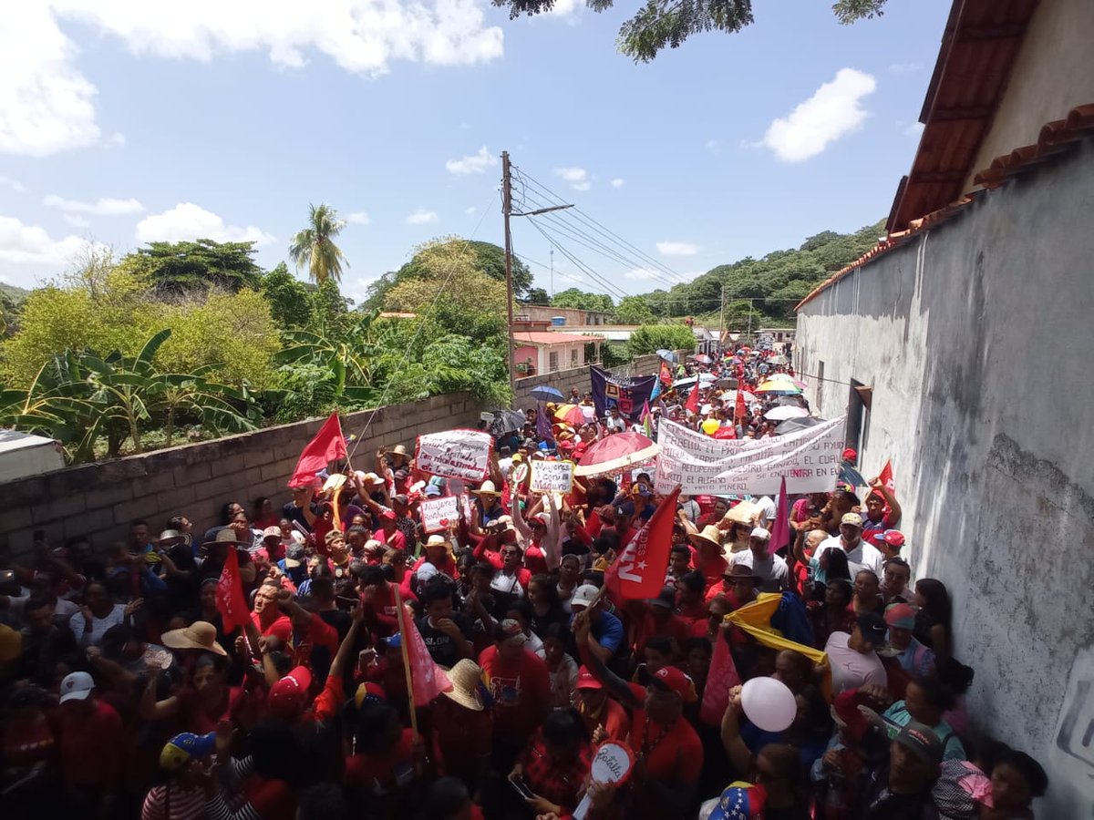 ¡Viva Cojedes! Envío mis felicitaciones por la movilización tan alegre y colorida que autoconvocaron las estructuras de base del pueblo en El Baúl, municipio Girardot del estado Cojedes. Es hermoso ver a los hombres y mujeres que no se rinden y siguen en lucha permanente por la