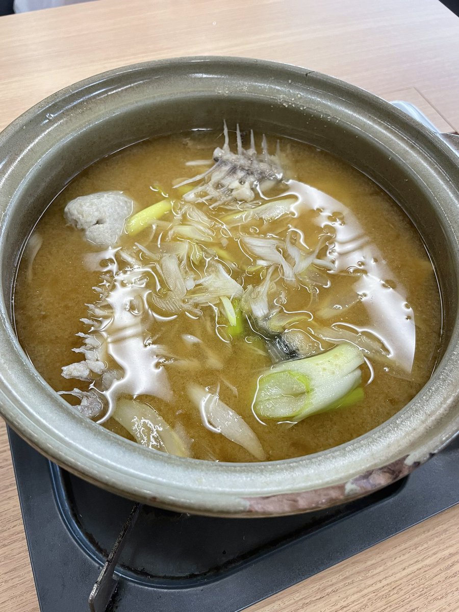 jackie_aska's tweet photo. 夜��バスで来た理由は…早朝の市場で、
海鮮丼を食べるため😋😍🐟

#ASKA さん 
#富山 
#ASKA_Life 
#漁師汁 
#海鮮丼 
#漬け丼 
#白海老コロッケ 
#全ての事には理由がある https://t.co/lmoc3qTzFP