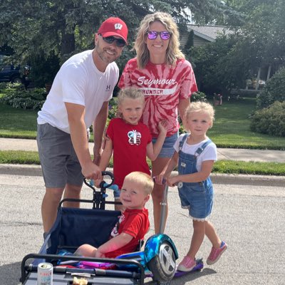 TaraVanCaster's tweet photo. #NewProfilePic https://t.co/1Ui8K91hcm