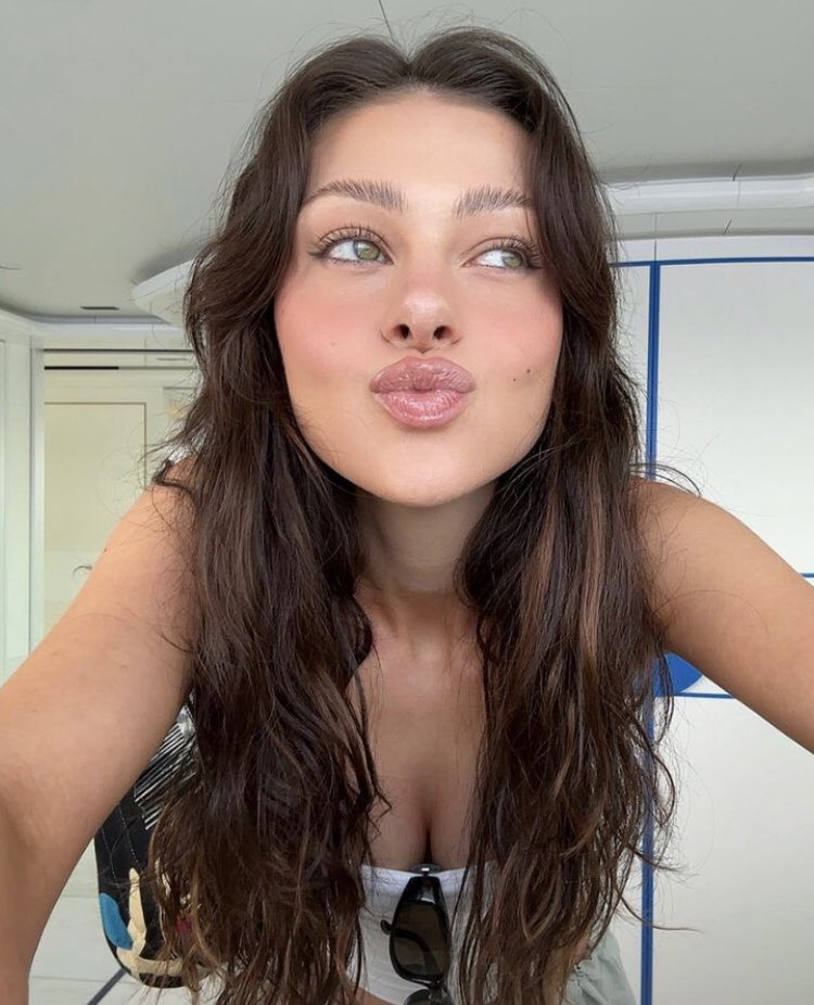 📸