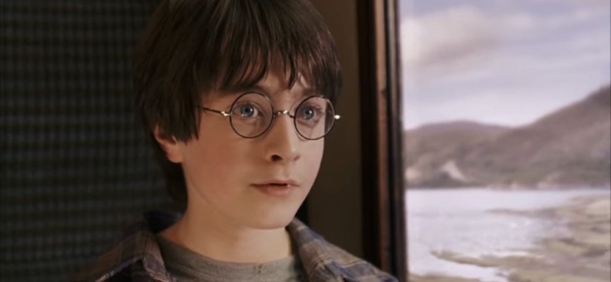 SeriesBrasil's tweet image. 1º de setembro, dia que Harry conheceu Hermione e Rony no expresso para Hogwarts.