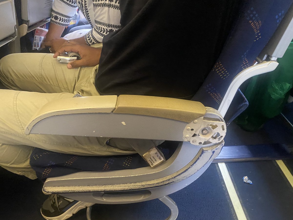 iamamani1's tweet image. &quot;Just had a harrowing experience on a flight with @flyspicejet SG 495. The aircraft seemed poorly maintained and made me question my safety throughout the journey. 🛫😬 #SafetyFirst #FlightExperience”