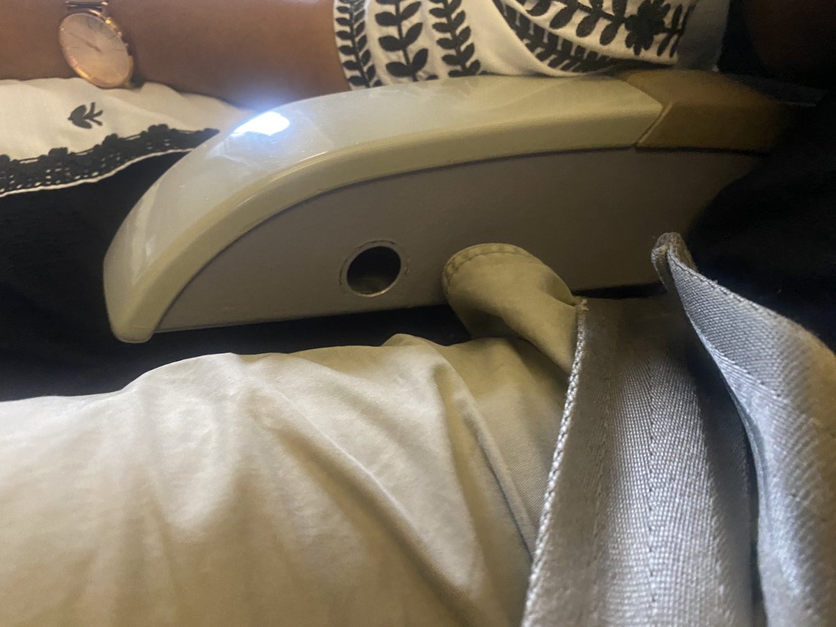 iamamani1's tweet image. &quot;Just had a harrowing experience on a flight with @flyspicejet SG 495. The aircraft seemed poorly maintained and made me question my safety throughout the journey. 🛫😬 #SafetyFirst #FlightExperience”