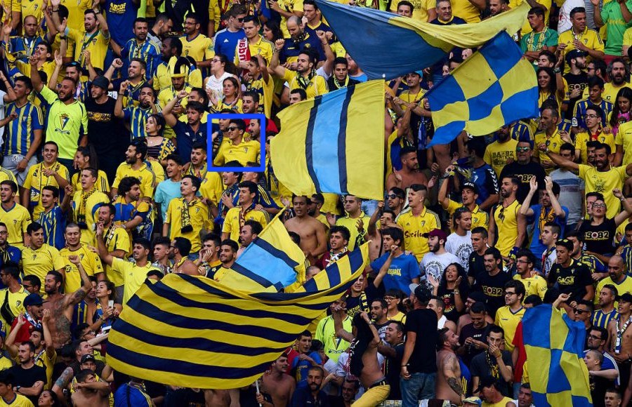 Gmadrera's tweet photo. Chris Ramos pasó de celebrar goles en la grada del Cádiz a ser un cadista más en el campo.

"He cumplido un sueño, me he imaginado muchas celebraciones en este estadio: irme con la afición, irme con mi familia, pero al final ha sido una locura"

Fútbol 💙💛 https://t.co/wQqfOmZW9d