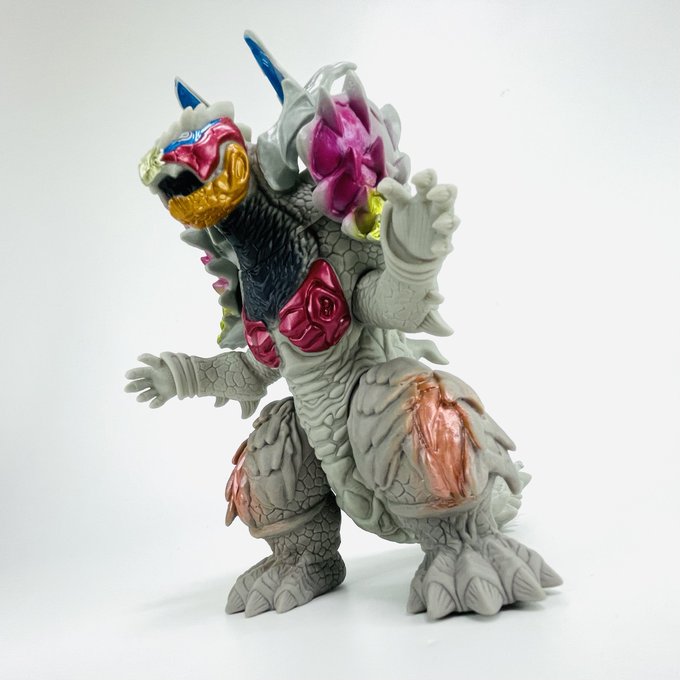 マジで買っといてよかった、これだけ大暴れしてる怪獣がこのボリュームで手元にある満足感エグい 