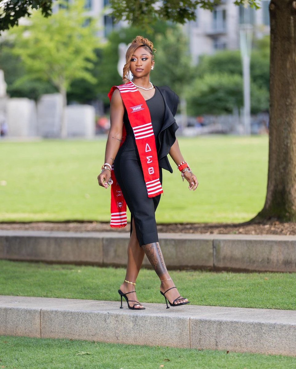 GreekYard's tweet photo. @thetajabooker I want to thank my 8 ladies of DSTinction, my pros, and this ILLUSTRIOUS organization for giving me so much in just a short period of time. I am forever grateful. The work is just starting ... onto alumnae ❤️.

Till ΩΩ https://t.co/osK4Y4AoUg