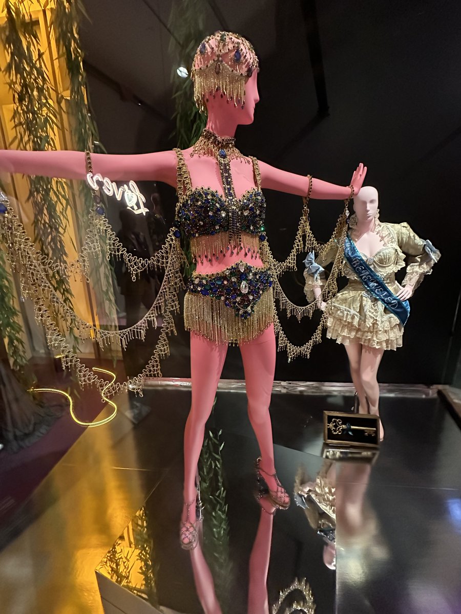 Getting to see the @taylorswift13 storytelling exhibit at @MADmuseum today was actually so cool!