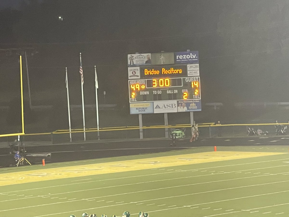 SCDragonsFBB's tweet photo. Halftime Score from Floyd Central. @newstribscores FC 49 SC 14 https://t.co/JrftSTMLyf