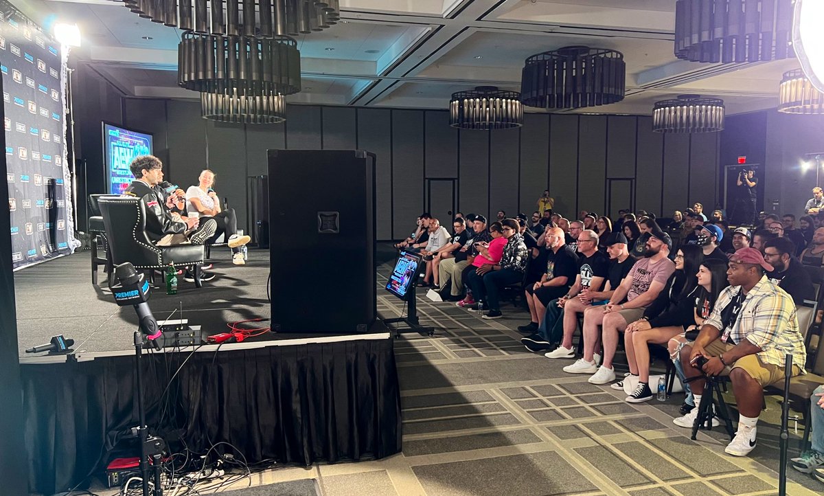 Starrcast tweet media