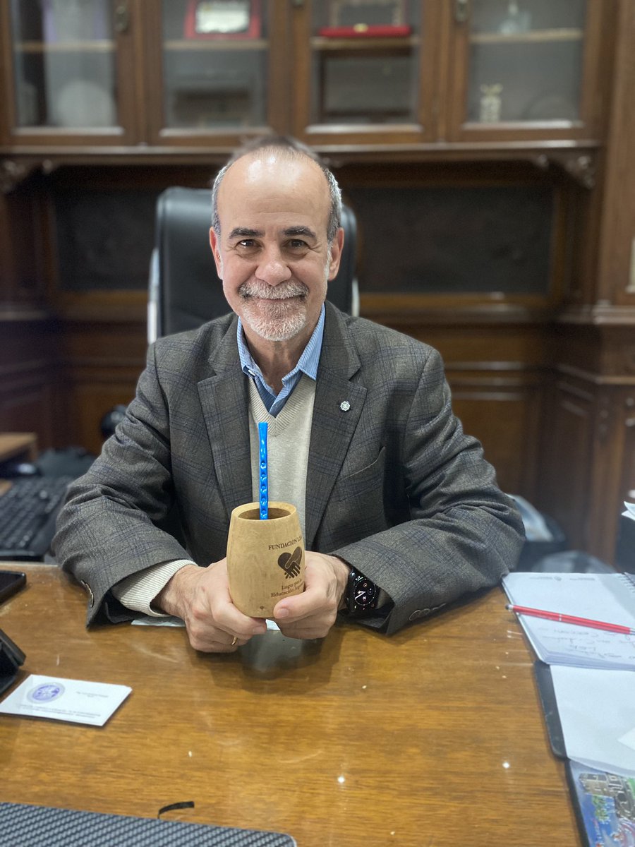 🙌 En el marco del Convenio con la Universidad de la Marina Mercante nos hemos reunido con su Rector, Ing. Luis Franchi, para seguir avanzando en proyectos!! 💪💪

🙌 Pronto tendremos novedades!!! 

🫶 Graaaaacias Luis por tu apoyo a Fundación LEA!! Que disfrutes de tu mate 🧉