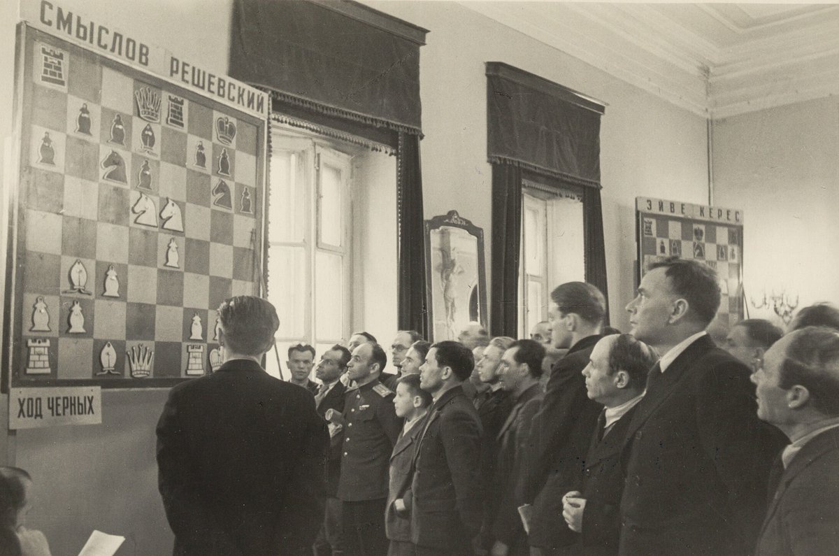 olimpiuurcan's tweet photo. During the 1948 world championship tournament, Smyslov won a classic game from Reshevsky with that special 26.Qh4!! (Soviet Information Bureau Photograph Collection, Fung Library, Harvard University).