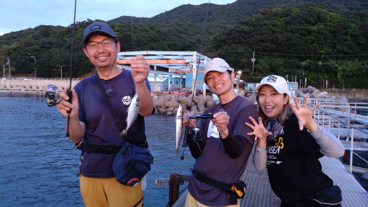 babababa_f's tweet photo. 来週9/6(水)夜10:30～放送の #BABABABA爆釣Fishing は、さぁやと #がまかつ の藤原さん、#つり具のブンブン の下村さんの3人でラグゼのロッドやワームを使ってアジやサバなど人気の🐟を狙います👊
手軽に美味しい🐟が釣れる #ライトゲーム の最新タックル情報や釣り方も解説します🥰
お楽しみに😉🎵 https://t.co/U5VWNBHM2o