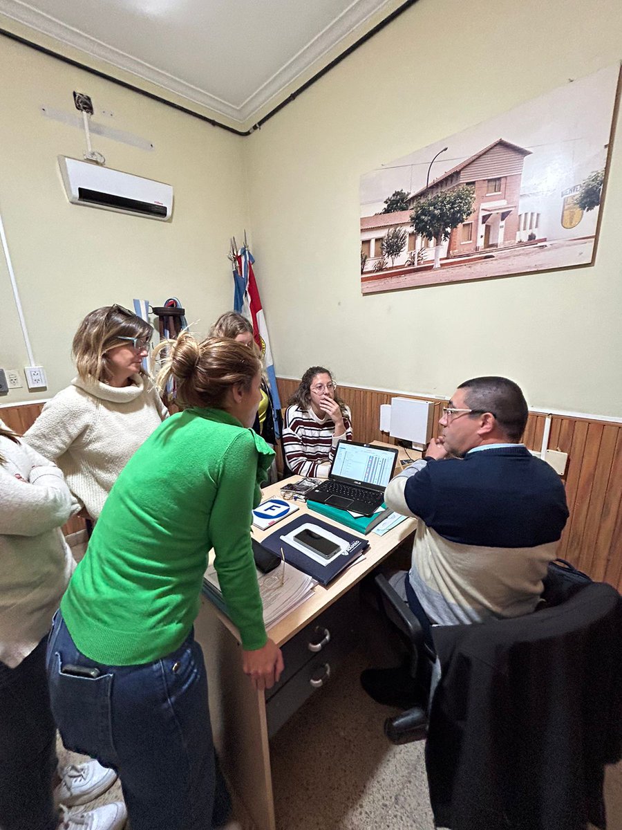 Hoy recibí a la legisladora porteña @kienast_marina (@repunidosCABA) y a su extraordinariamente joven equipo de trabajo. 
#santafe #educacion #educacionsecundaria #gestiondelcambio #gestiondelcambioenlasescuelas #aprendizajebasadoenlogros @rep_unidosAR