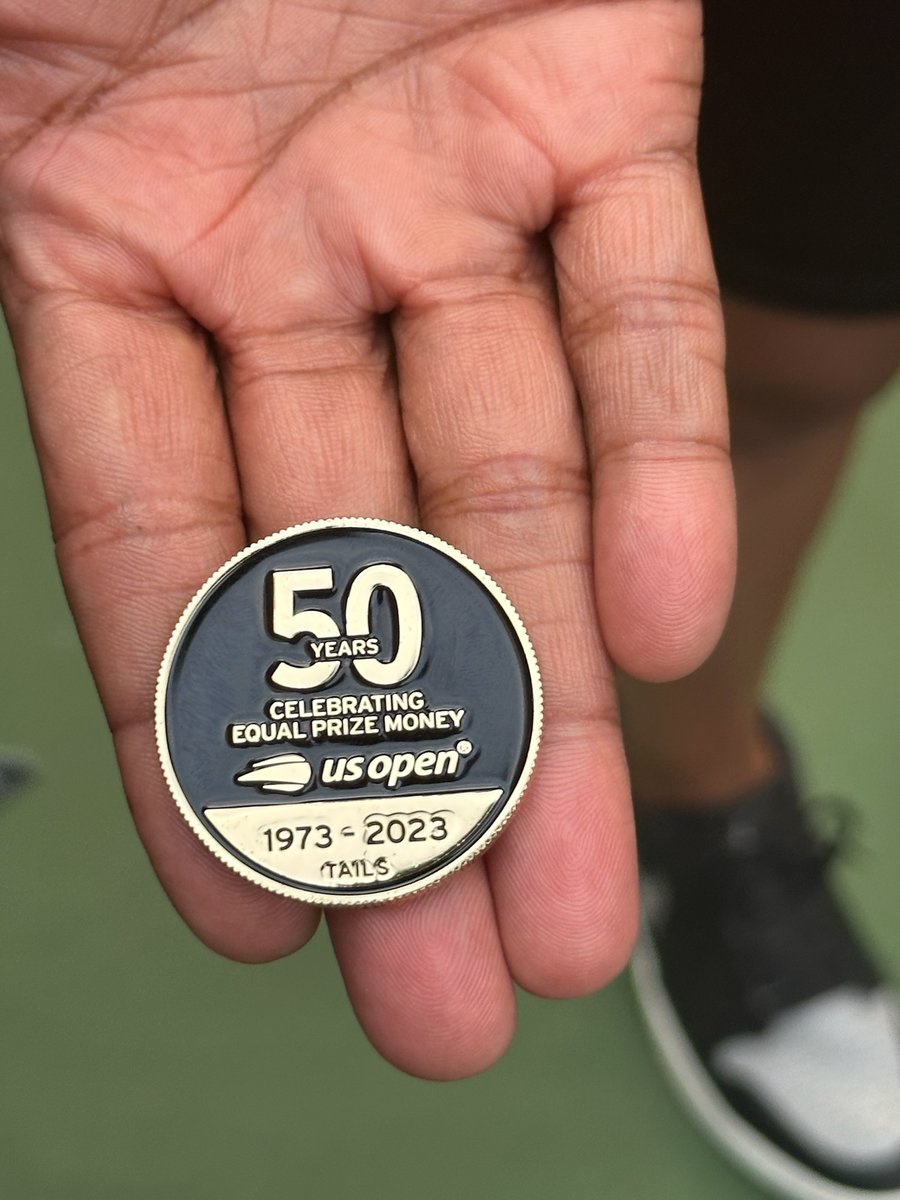 VPTaraOwens's tweet photo. Proud to represent @ESHawksSports at the @usopen today! During today's panel discussion, leaders from around the country discussed the importance of HBCU sports. Later on, I was honored with the opportunity to participate in the coin flip for tonight's match! https://t.co/viVpMYVemH