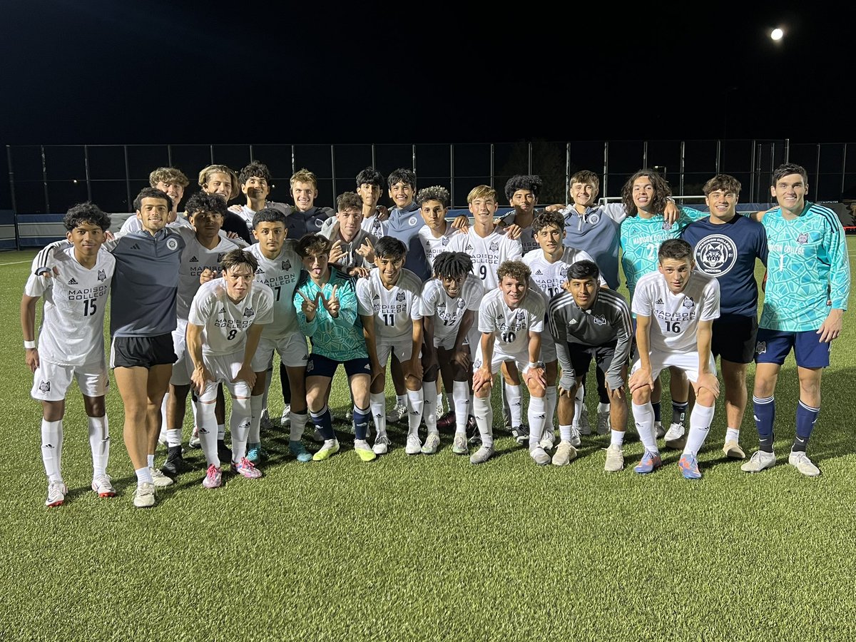 FT: 1-0 to the WolfPack! Goal came from Uhlmann assisted by Voung. Beautiful night at Goodman for a victory! Next match is Sept 5 away to Rock Valley! 🐺