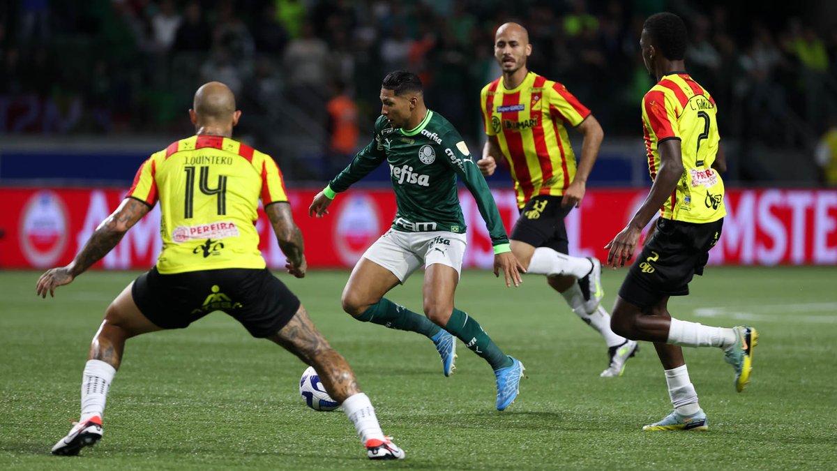 pfqloficial's tweet photo. AVANTI PALESTRA!! Palmeiras administra vantagem, segura 0x0 contra o Deportivo Pereira e está nas semifinais da Libertadores.
📸 Divulgação/Palmeiras
#PALxPER #Palmeiras #SEP #DiaDePalmeiras #MaiorCampeãoDoBrasil #AvantiPalestra #AlmaECoração #DeportivoPereira #Pereira #Libertadores #GloriaEterna