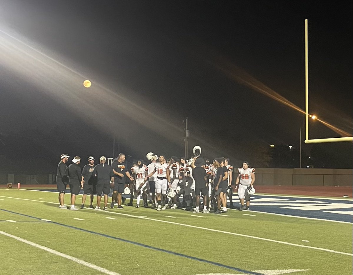 Amber (@amberlonia) on Twitter photo Great win over Richland by JV Black tonight! And under the Super Blue Moon 🌙 #HaltomFamily <a href="/FootballHaltom/">Haltom Football Boosters</a> <a href="/Coach_JWTucker/">Coach Tucker - Haltom</a> <a href="/BrannonJoe/">Coach Brannon-Haltom</a> <a href="/CoachTylerLong/">Coach Tyler Long</a> <a href="/CoachSwanHHS/">Coach Mike Swan</a> Great win over Richland by JV Black tonight! And under the Super Blue Moon 🌙 #HaltomFamily <a href="/FootballHaltom/">Haltom Football Boosters</a> <a href="/Coach_JWTucker/">Coach Tucker - Haltom</a> <a href="/BrannonJoe/">Coach Brannon-Haltom</a> <a href="/CoachTylerLong/">Coach Tyler Long</a> <a href="/CoachSwanHHS/">Coach Mike Swan</a>