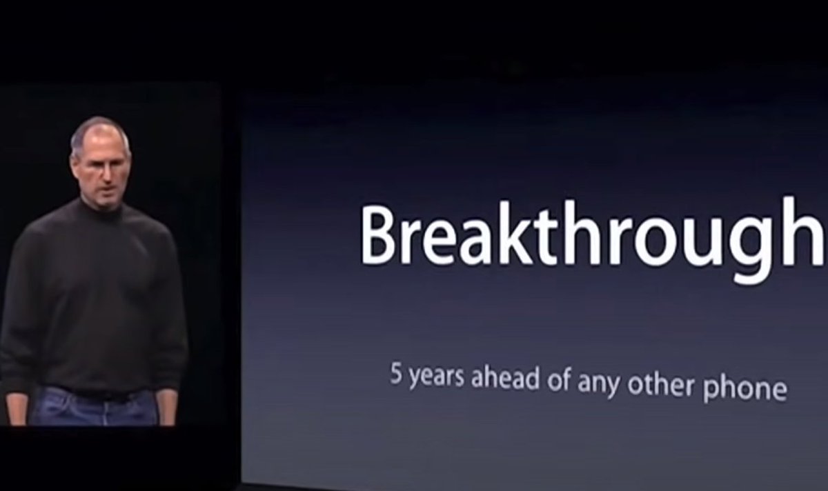 kosarimine's tweet image. 2007년 아이폰 발표영상의 하이라이트는 아이팟-폰-인터넷 커뮤니테이터 하면서 돌아가는 아이콘일 것이다. 하지만 많은 사람들에게 잊혀진 장면이 있으니 바로 #ios  에 대한 설명이다. 기존의 어린애 장난 같은 전화기용 os와는 다르게 애플은 데스크탑 클래스인 #OSX 을 폰에다 심었으며, 그 어느