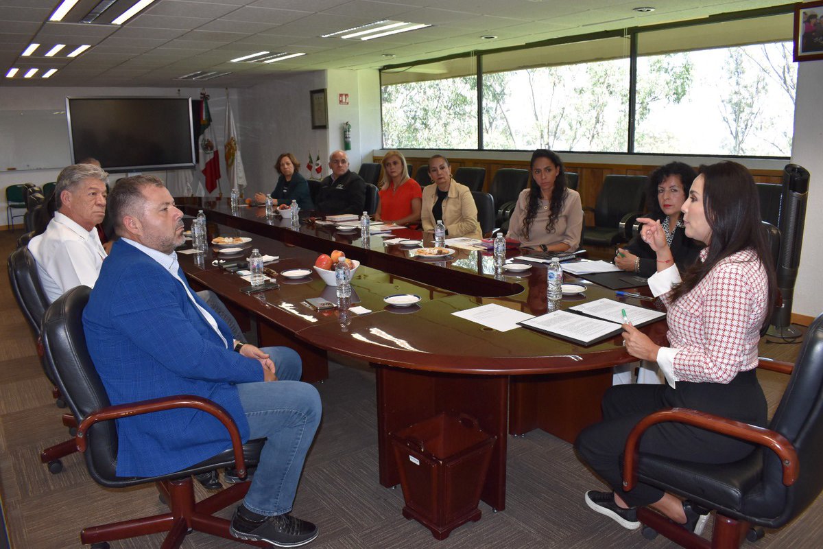 UTFVoficial's tweet photo. El trabajo coordinado con instituciones educativas nacionales e internacionales, es un elemento clave para consolidar exitosas carreras profesionales para nuestros egresados. #SomosDragones #SomosUTFV https://t.co/FJn0n6Tw0w