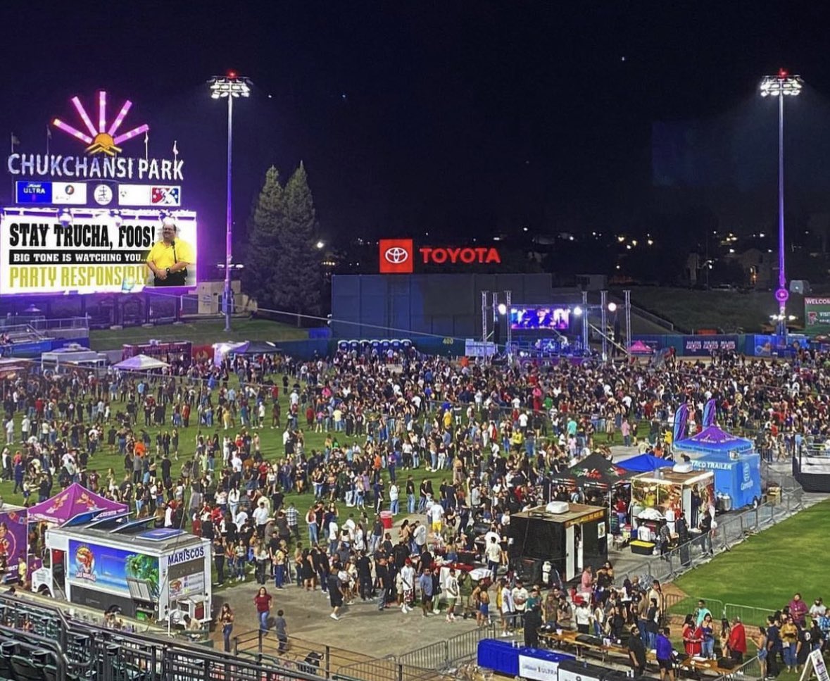 FresnoTacos's tweet photo. Let me tell you about Taco Truck Throwdown, @GMA, which is Oct. 21:

- This will our 12th year highlighting local taco trucks

- We routinely have 25+ trucks and 15k fans

-Our Fresno Tacos caps has been worn around the world — and set a trend around all of sports! https://t.co/nqv8E6jpuQ