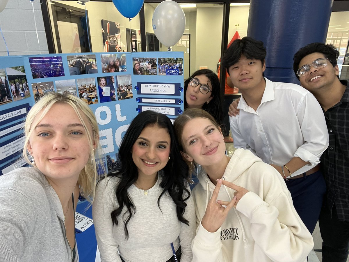 Blackman_DECA's tweet image. Had a huge success at our Deca club booth! Thank you to everyone who stopped by!! #deca #decainc #tndeca