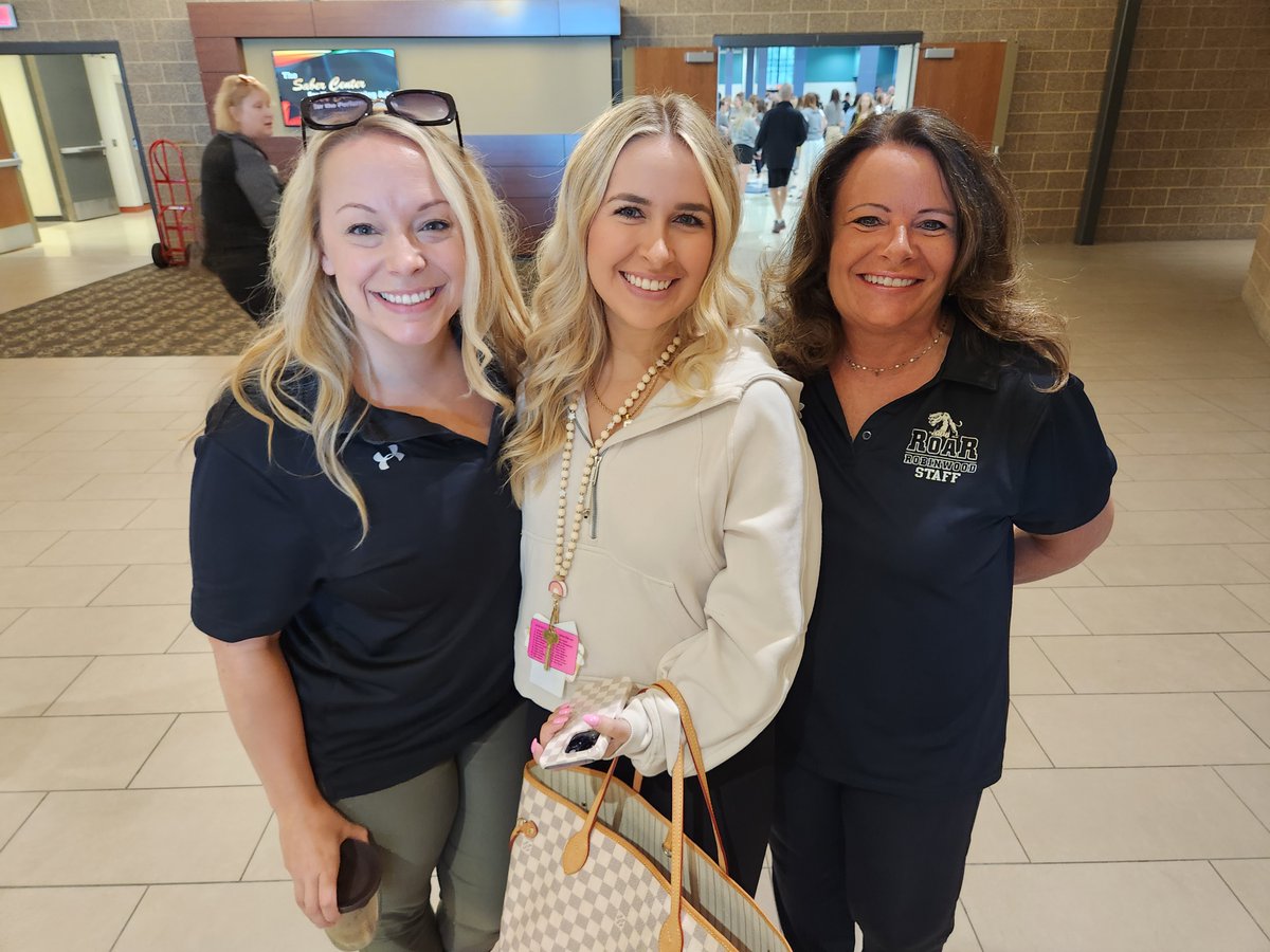 FPSDistrictWI's tweet photo. Today was our Back-To-School District Kickoff! District Administrator Annalee Bennin shared anecdotes, stories, &amp; data related to her first year of study in FPS.  A very fun day and great to see everyone back with energy to start the new year! #BetterPlaceToWork https://t.co/sLQTx9PGfh