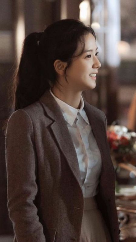 keopikiss's tweet photo. from                                                         to
YOUNGRO 🌸                        YEONGJU 🧟‍♀️ https://t.co/1oVBnNN4n7
