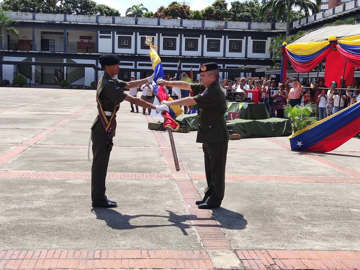 ATMCE2's tweet photo. #30AGO23 Desde el patio de honor de nuestra @ATMCE2 se llevó a cabo el acto de Reverencia a la Bandera Nacional por parte de personal de Aspirantes a Cadetes.! primera promesa ante la patria del Oficial Comunicador.! 
#ATMCE
#UMBV
#Excelenciaeducativamilitar https://t.co/PnMBmvHFge