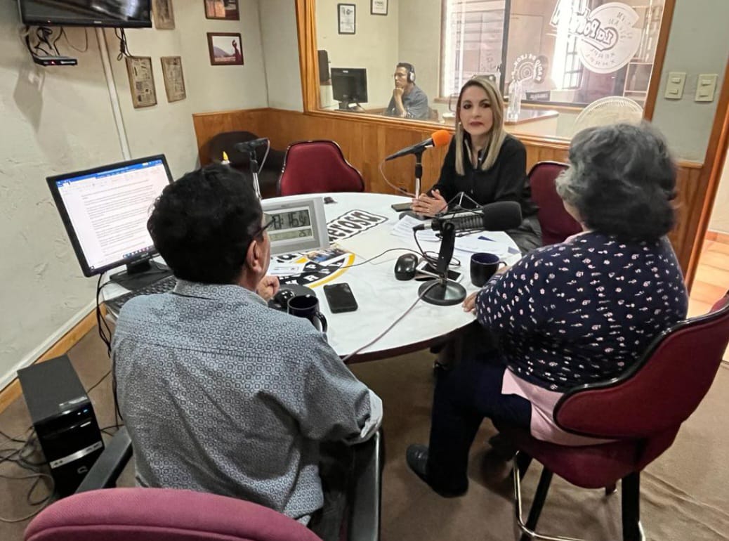 IACIPGTO's tweet image. #Entérate📢

📻Hoy la Comisionada @marielahuertag estuvo en entrevista con Jaime Ramírez y Nancy Rodríguez en #LaPoderosa para hablar de los avances en temas de #transparencia y #PDP en 20 años de funcionamiento del #IACIP.

Sigue la entrevista completa👇
fb.watch/mLuQO9_0Hd/