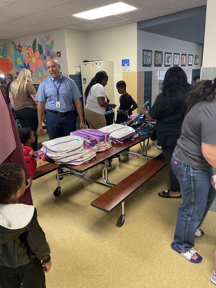 Adriana Rozestraten tweet media