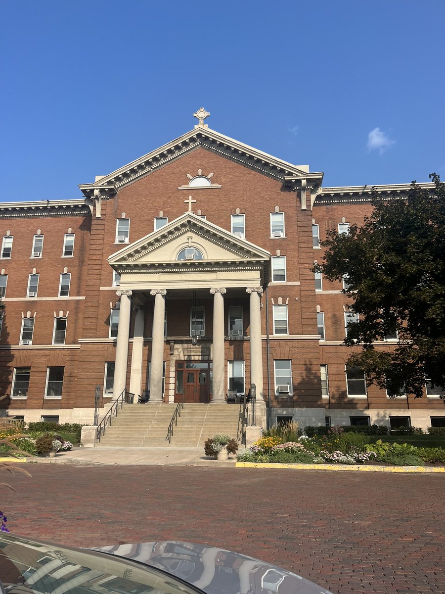 Thank you <a href="/StKatesWBB/">St. Catherine University WBB</a>, Coach Don, and <a href="/CoachGe2/">Coach Ge</a> for the campus visit and an offer to play at Saint Kates!