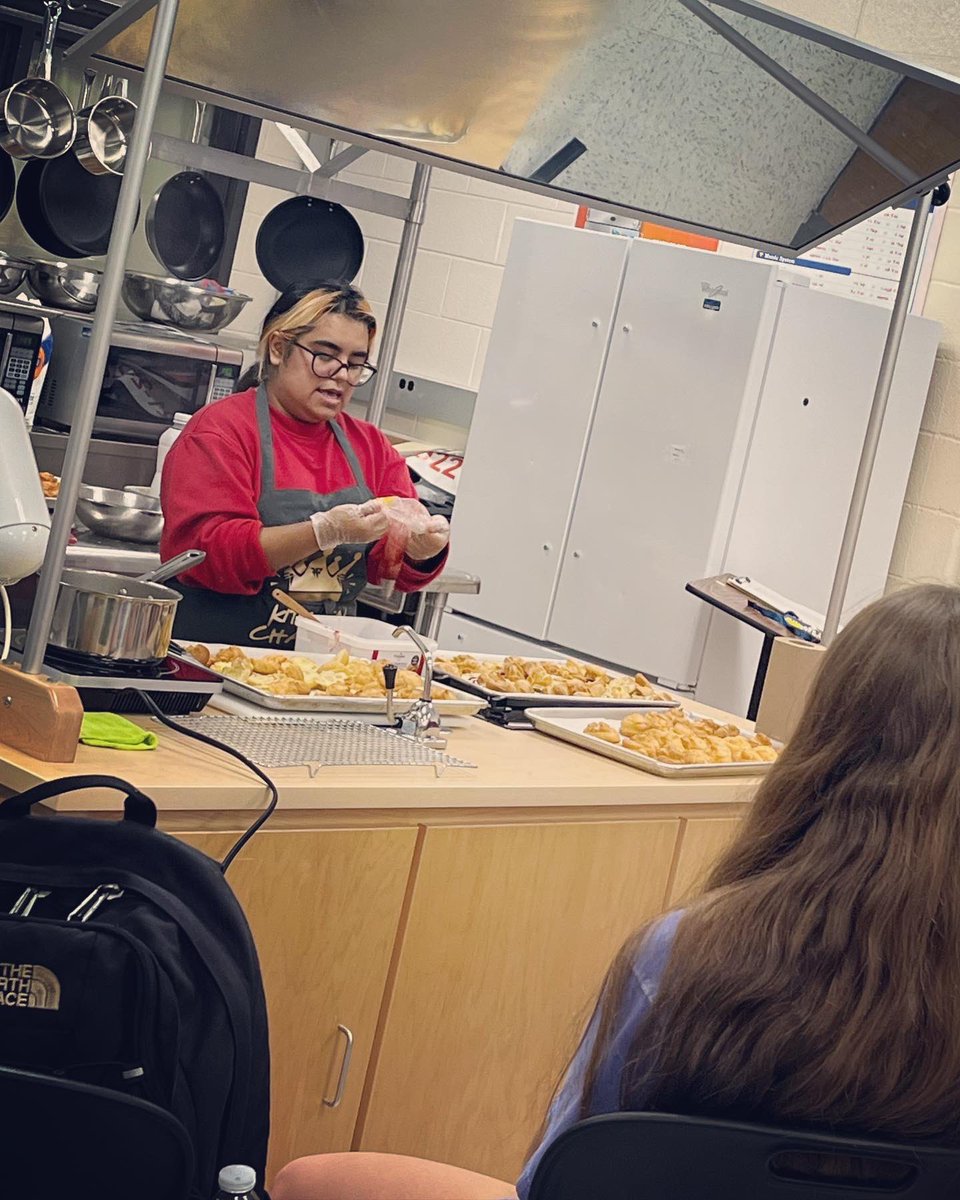 MrsAzbellFACS's tweet photo. We loved having chef Lizzy from The Culinary Institute of America. She made delicious cream puffs @FCCollegeCareer @NForsythHigh https://t.co/PtBumnCaLH