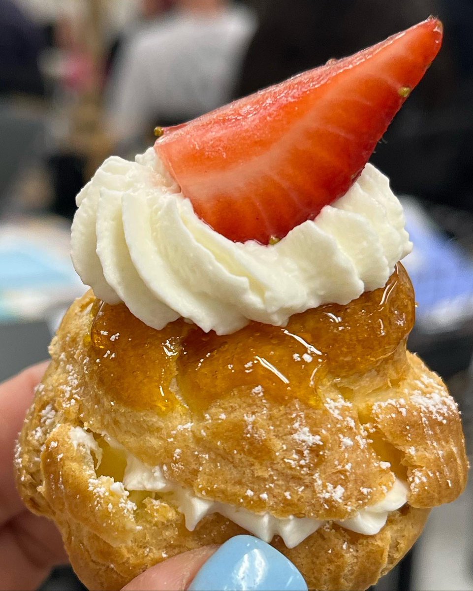 MrsAzbellFACS's tweet photo. We loved having chef Lizzy from The Culinary Institute of America. She made delicious cream puffs @FCCollegeCareer @NForsythHigh https://t.co/PtBumnCaLH