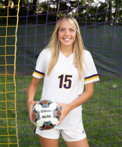 Team player of the week: Ella Rau⚽️⭐️ 
 
Ella was voted player of the week for not only stepping up and playing center back, but for playing it well. She is also always leading team stretches after practices and games.