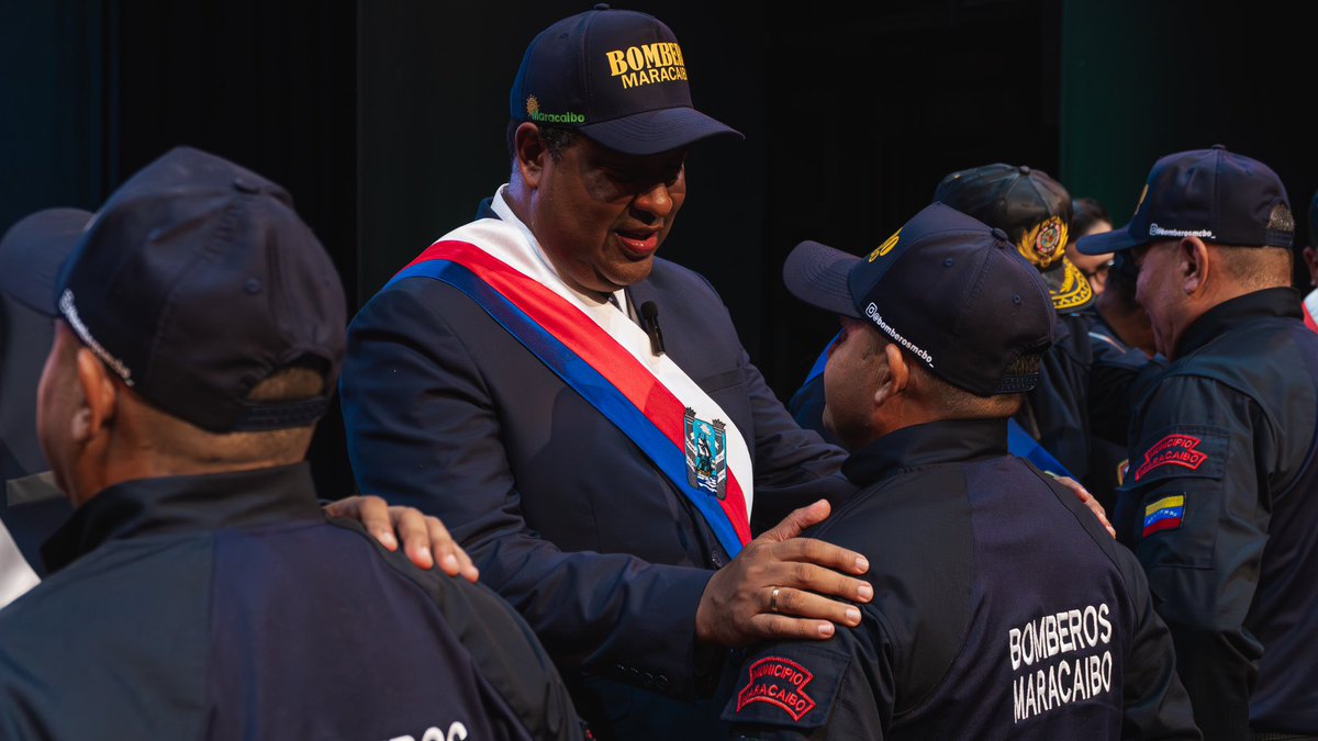 Rafael Ramírez Colina (@rafaelramirezc) on Twitter photo ¡Muy orgulloso del Cuerpo de Bomberos de Maracaibo!
Desde el <a href="/CBAateneo/">Centro de Bellas Artes Ateneo de Maracaibo</a> , más de 250 ascensos recibieron hoy nuestros valientes <a href="/_BomberosMcbo/">Cuerpo de Bomberos de Maracaibo</a> en conmemoración al Día Nacional del Bombero ¡Muy orgulloso del Cuerpo de Bomberos de Maracaibo!
Desde el <a href="/CBAateneo/">Centro de Bellas Artes Ateneo de Maracaibo</a> , más de 250 ascensos recibieron hoy nuestros valientes <a href="/_BomberosMcbo/">Cuerpo de Bomberos de Maracaibo</a> en conmemoración al Día Nacional del Bombero