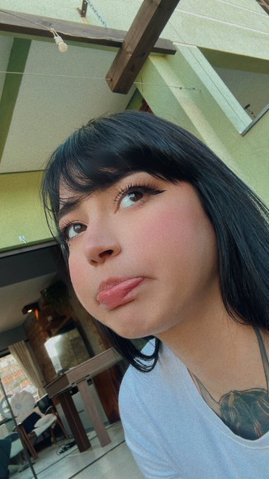 Uma bochechuda na sua tela 🫣 https://t.co/4sjiDGAxbv