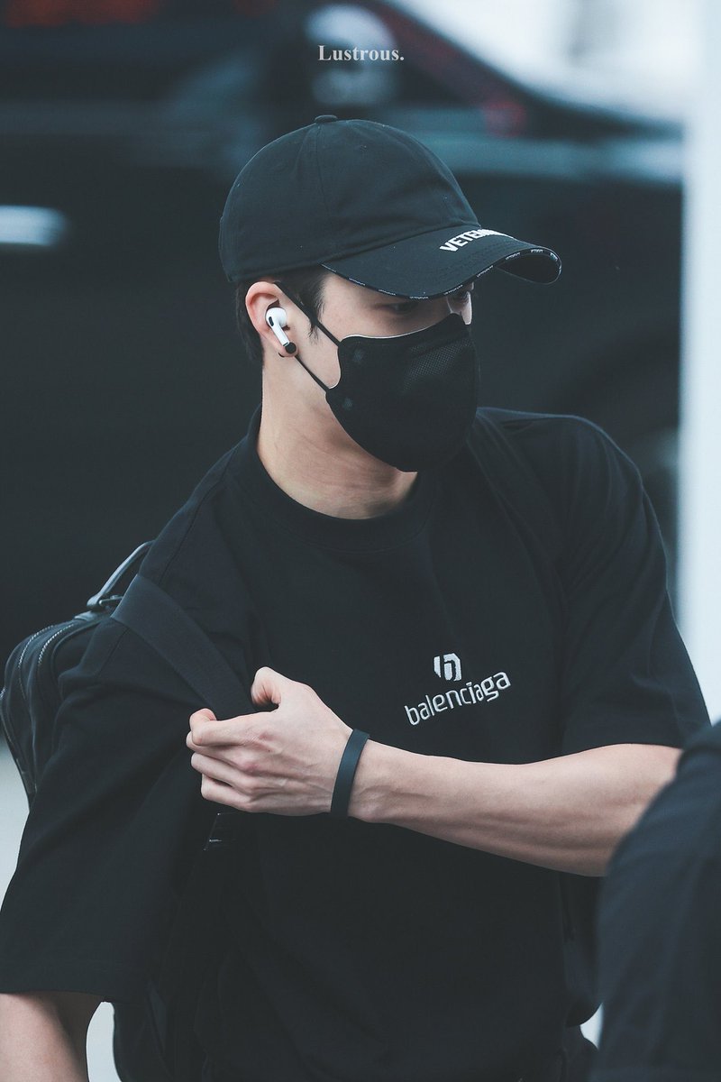 BCHANPIC's tweet photo. BOTD (bangchan of the day) https://t.co/KxRuX8reQy