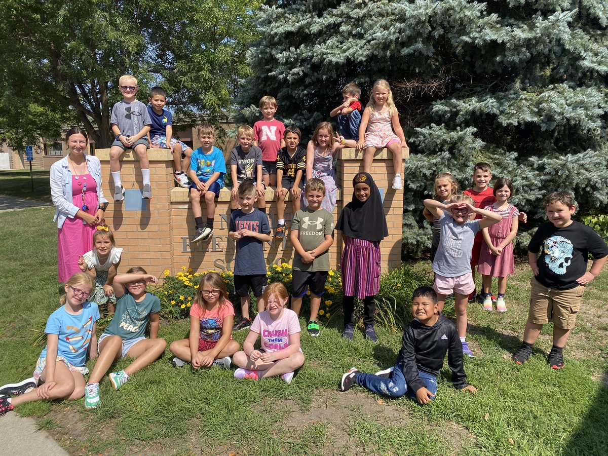 First day of second grade!! ☀️ 🏫 📚