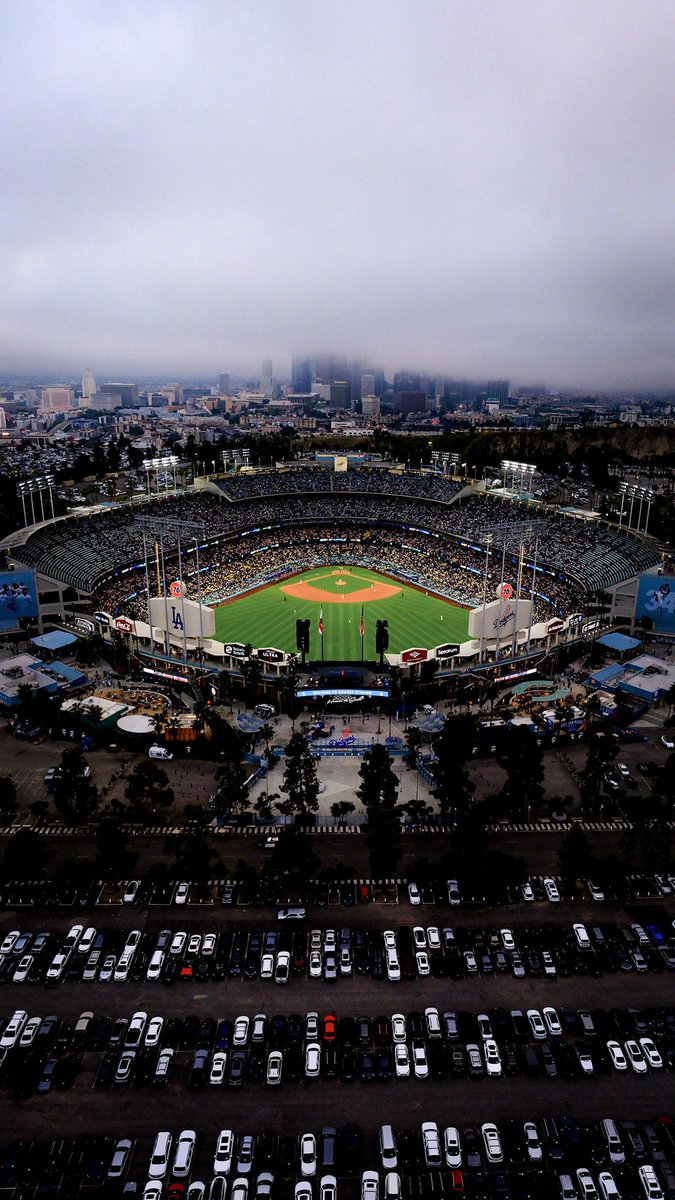 Dodgers's tweet photo. Aerial shots of Dodger Stadium. 😍 

#WallpaperWednesday presented by Local 300. https://t.co/MVAn3e3Hdz