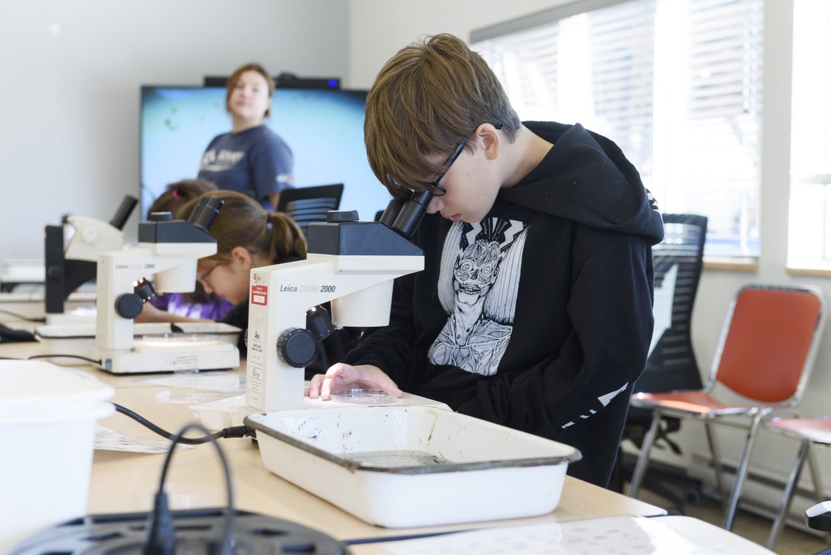 RiverInstituteC's tweet photo. 📢Are you a science teacher looking for experiential learning opportunities? Our award winning education team offers a variety of hands-on workshops for students in grades K-12. Programs vary, see our education website for more information today! 👉 https://t.co/muHmdYPgpQ https://t.co/Rwnr459g30