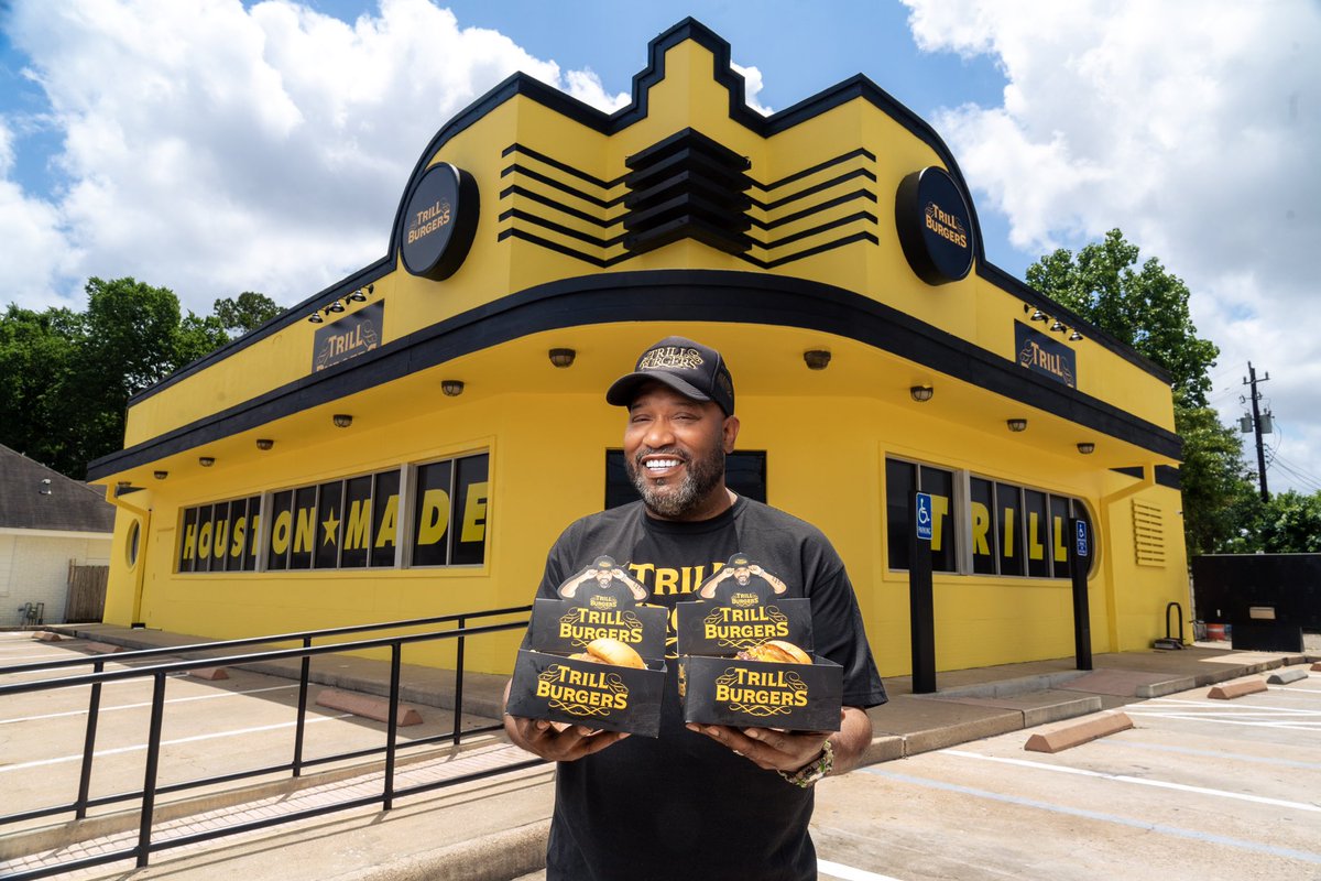 AUGUST 30TH IS BUN B DAY 🎉 🎉

Drop your fave <a href="/BunBTrillOG/">BunB.eth</a> song below and don’t forget to come by Trill Burgers to celebrate 🔥 🎉 

#BunBDay #trillburgers #houston