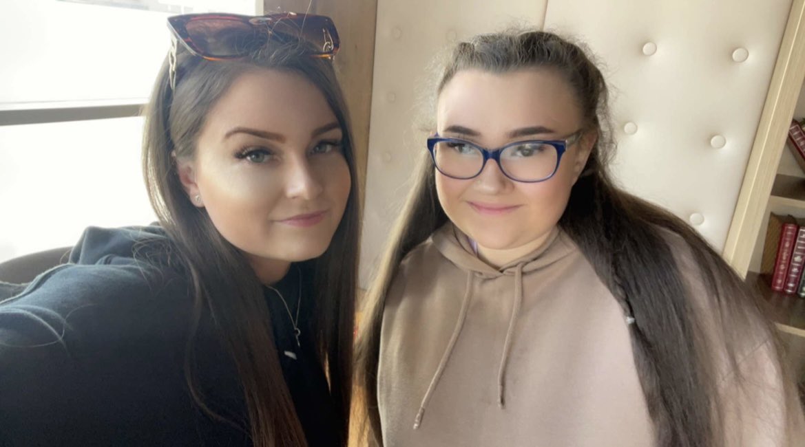 Happy birthday to the amazing @chelseajeavonsx I hope you have the best day and get spoilt rotten you truly deserve the world and more I hope you liked you’re presents thank you for everything you’re so special I love you🤍🤍