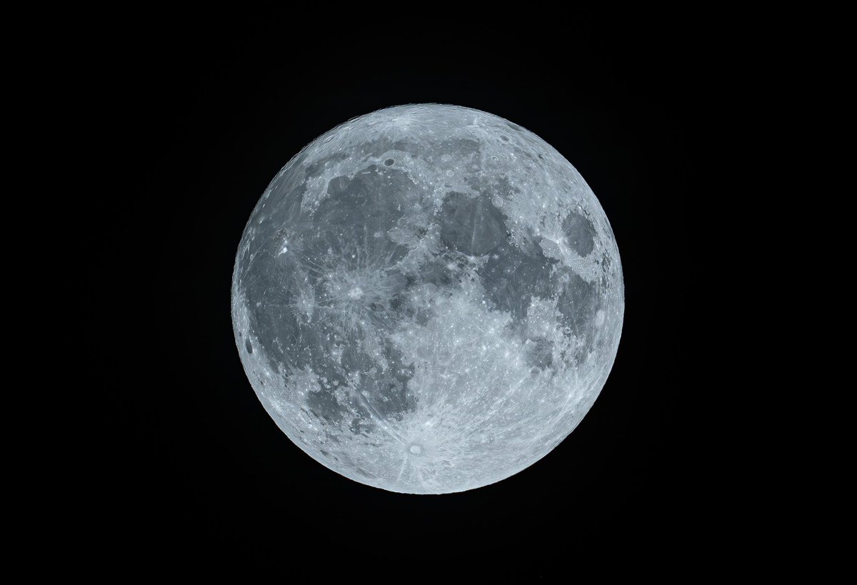 ClefferNotes's tweet image. Tonight’s Super Blue Moon that I captured on my new 200-600mm lens!
