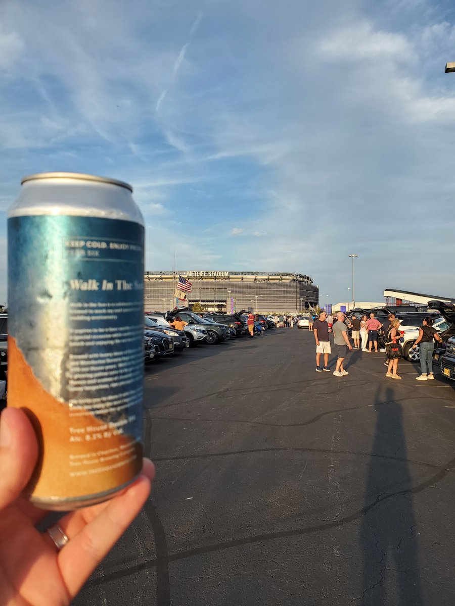 Pbonner02's tweet photo. A little @treehousebrewco at @springsteen https://t.co/Mz0XsxPnUb
