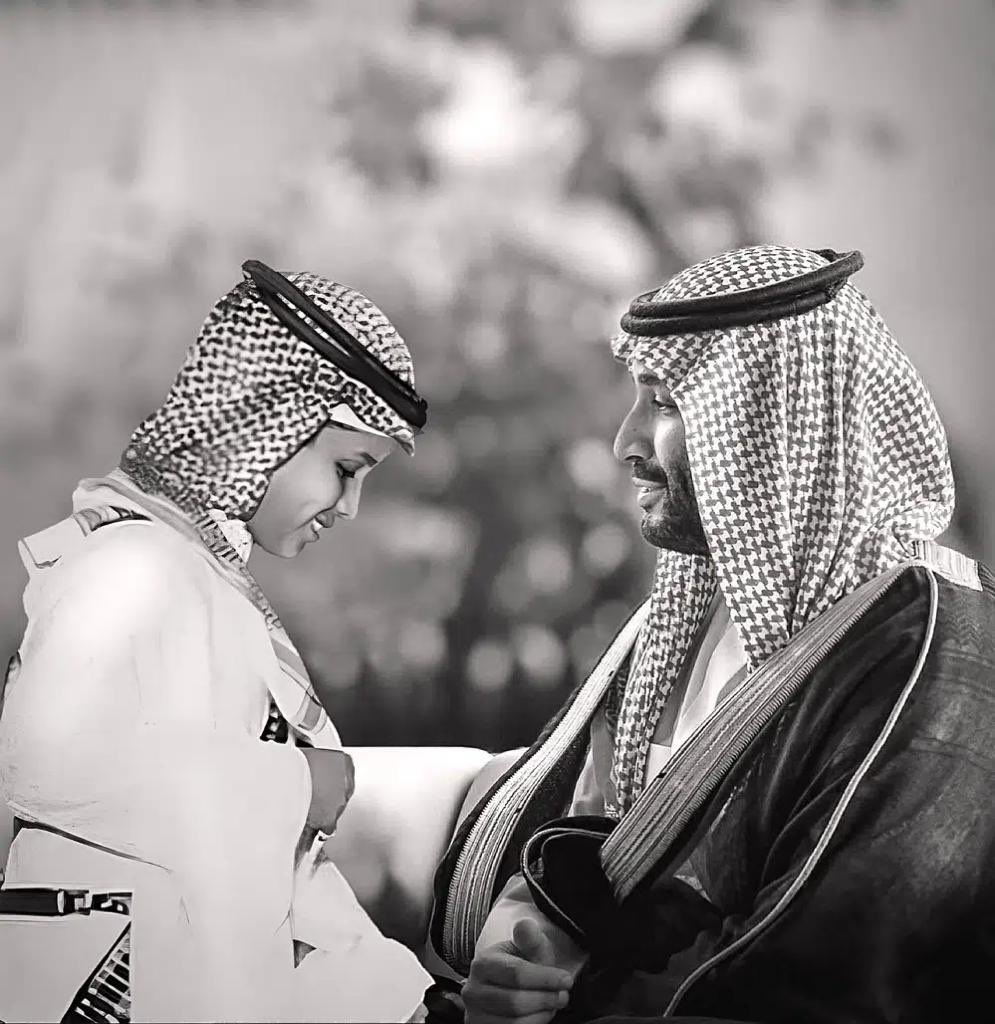 A__AD3's tweet photo. ميلاد ملهم وقائد
وصانع الأمل ورجل اللامستحيل 🤍

 #ميلاد_ولي_العهد_38 https://t.co/wEGi3I7dtV