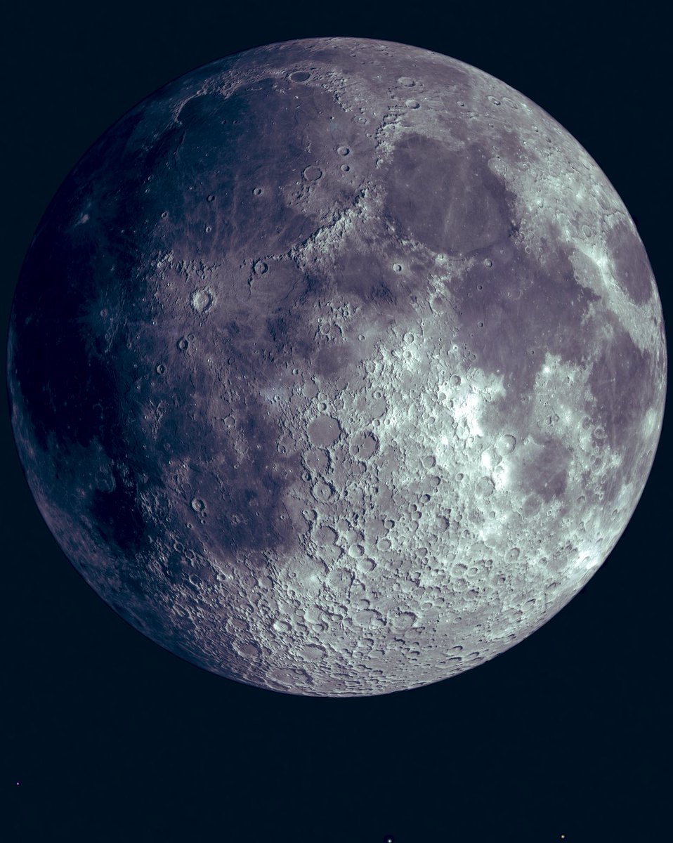 SouthGremio's tweet photo. Muito linda a Lua do Grêmio 🌕💙 https://t.co/30dbVG9sEw
