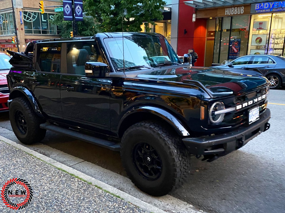 Ford Bronco (🇨🇦)

#ford #bronco #fordbronco #fordbroncodaily #fordgram #carsofnewwest #carsofnewwestminster #carsofvancouver #carsofwongchukhang #carsofinstagram #cargram #carspotting #instacars #midsizesuv #suv