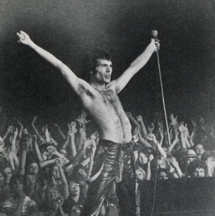 freddiemajestic's tweet image. long live the rock queen. long live freddie mercury